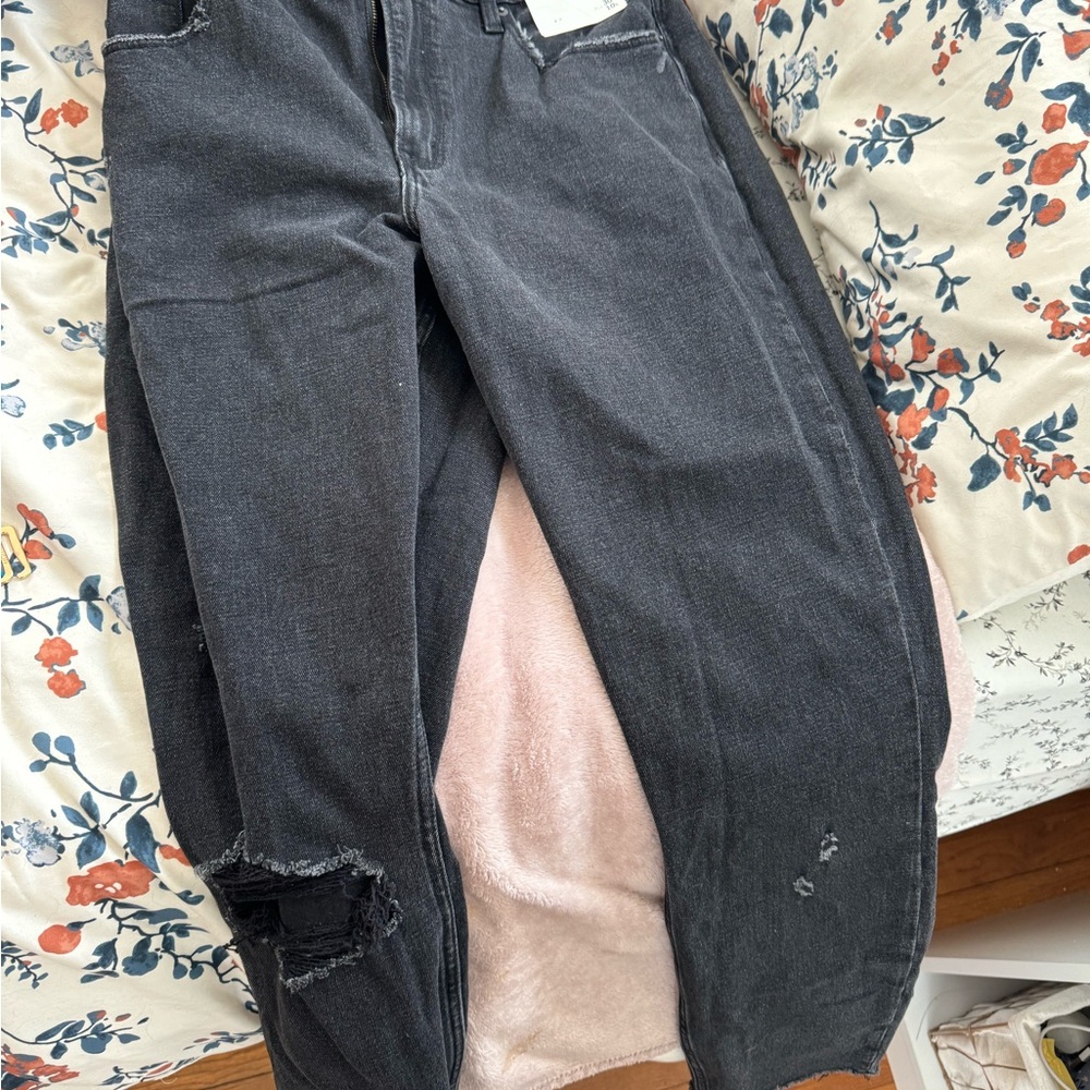 Women's Black Distressed Jeans